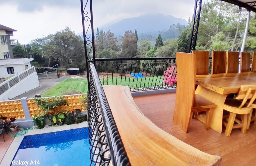 Sewa Villa Dinar Mountain View di Villa Istana Bunga Lembang Bandung Dekat Lembang Park & Zoo, Dusun Bambu, Curug Pelangi, Floating Market 0001