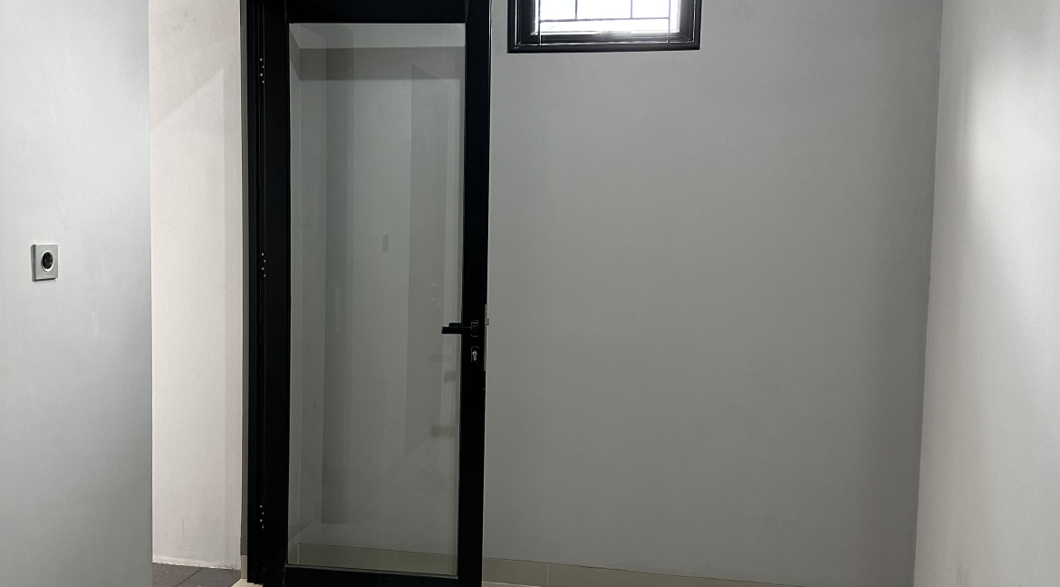 7Pintu Balkon