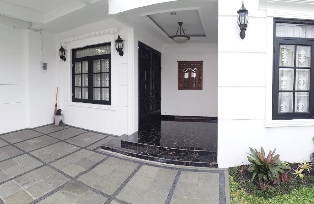 Rumah Disewakan Dekat Mall Taman Anggrek, Central Park, Universitas Esa Unggul 0002