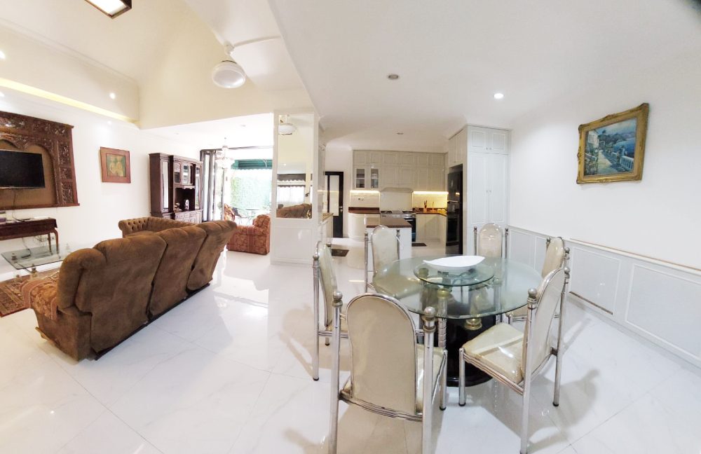 Rumah Disewakan Dekat Mall Taman Anggrek, Central Park, Universitas Esa Unggul 0010
